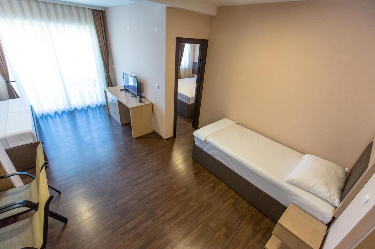 Atlantic Hotel Dobra Voda Zewnętrze zdjęcie